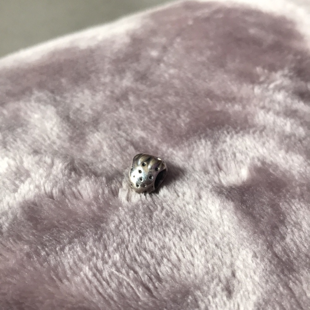 Pandora Strawberry Bead - Picture 2 of 3